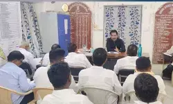 సమయం ఉంది.. ఆన్‌లైన్ డిజిటలైజేషన్‌లో తప్పులు ఉండరాదు : అదనపు కలెక్టర్ శ్రీను