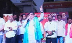 విద్యార్థుల భవిష్యత్తుతో కేంద్ర ప్రభుత్వం చెలగాటమాడుతోంది