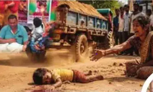 ప్రాణాలు తీస్తున్న ఇసుక మాఫియా.. గ్రామస్తుల ఆందోళన