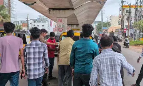 యాప్ ఆధారిత ఆటో డ్రైవర్ల ఆగ్రహం.. నేడు ఓలా, ఊబర్ యాప్‌ల బంద్!