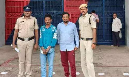 పాన్ షాపులు తెరిచి ఉంచిన ఇరువురిపై కేసు నమోదు..