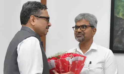 తెలంగాణ చీఫ్ సెక్రటరీతో ఎస్సీసీఆర్ జనరల్ మేనేజర్ భేటీ
