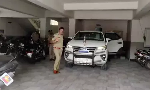 మెహిదీపట్నం పోలీస్ స్టేషన్‌లో నగర సీపీ సజ్జనార్ ఆకస్మిక తనిఖీ