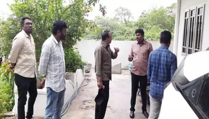 టీజీఆర్ఈడీసీఓ డిప్యూటీ ఇంజినీర్ ఆస్తులపై ఏసీబీ మెరుపు దాడులు టీజీఆర్ఈడీసీఓ డిప్యూటీ ఇంజినీర్ ఆస్తులపై ఏసీబీ మెరుపు దాడులు