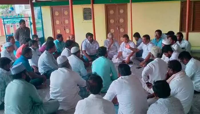 రాజోలి మండల కాంగ్రెస్ ఆధ్వర్యంలో అవగాహన కార్యక్రమం రాజోలి మండల కాంగ్రెస్ ఆధ్వర్యంలో అవగాహన కార్యక్రమం