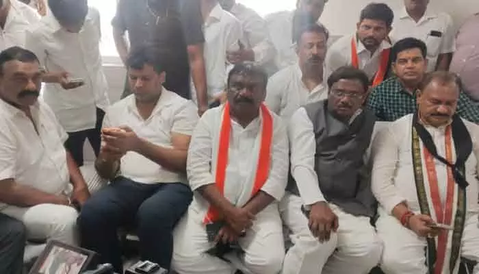 నీట్ పేపర్ లీకేజీపై కేంద్రం వైఖరి సరికాదు: టీపీసీసీ వర్కింగ్ ప్రెసిడెంట్ నీట్ పేపర్ లీకేజీపై కేంద్రం వైఖరి సరికాదు: టీపీసీసీ వర్కింగ్ ప్రెసిడెంట్