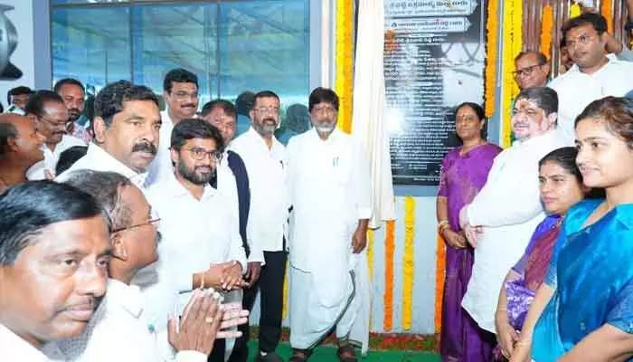 విద్యుత్ రంగానికి రూ.56 కోట్ల అభివృద్ధి వరాలు విద్యుత్ రంగానికి రూ.56 కోట్ల అభివృద్ధి వరాలు