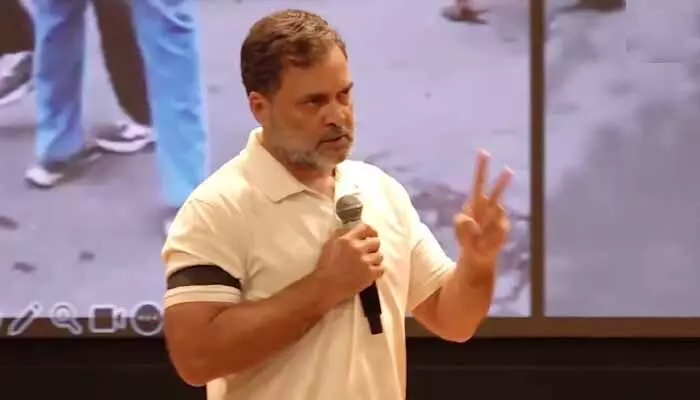 భారత విద్యా వ్యవస్థ నిర్వీర్యమైంది.. విపక్ష నేత రాహుల్ గాంధీ తీవ్ర ఆరోపణలు భారత విద్యా వ్యవస్థ నిర్వీర్యమైంది.. విపక్ష నేత రాహుల్ గాంధీ తీవ్ర ఆరోపణలు