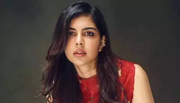కళ్యాణి ప్రియదర్శన్ జోరు.. ఒకేసారి రెండు భారీ ప్రాజెక్ట్స్ చేస్తున్న యంగ్ బ్యూటీ! కళ్యాణి ప్రియదర్శన్ జోరు.. ఒకేసారి రెండు భారీ ప్రాజెక్ట్స్ చేస్తున్న యంగ్ బ్యూటీ!