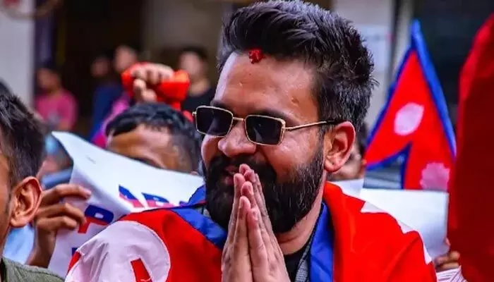 నేపాల్ ప్రధాని బాలెన్ షా యూటర్న్.. భారత్, చైనా రాయబారులతో విడిగా భేటీకి సిద్ధం నేపాల్ ప్రధాని బాలెన్ షా యూటర్న్.. భారత్, చైనా రాయబారులతో విడిగా భేటీకి సిద్ధం