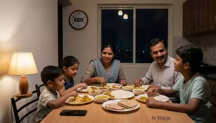 Health : జీవక్రియపై ‘లేట్ నైట్ డిన్నర్’ ప్రభావం.. ఊబకాయానికి దారితీస్తుందా? Health : జీవక్రియపై ‘లేట్ నైట్ డిన్నర్’ ప్రభావం.. ఊబకాయానికి దారితీస్తుందా?