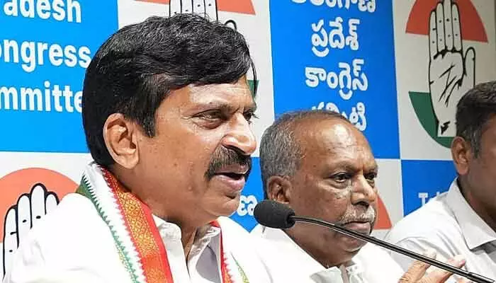 ఇందిరమ్మ ఇండ్ల కోసం మళ్లీ దరఖాస్తు చేసుకోవాలి: మంత్రి పొంగులేటి ఇందిరమ్మ ఇండ్ల కోసం మళ్లీ దరఖాస్తు చేసుకోవాలి: మంత్రి పొంగులేటి