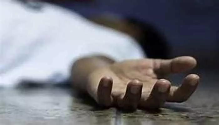 జీవితం పై మనస్థాపం చెంది వ్యక్తి ఉరి వేసుకుని ఆత్మహత్య జీవితం పై మనస్థాపం చెంది వ్యక్తి ఉరి వేసుకుని ఆత్మహత్య