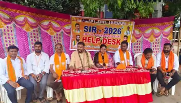 ప్రజాస్వామ్యంలో ఓటు హక్కు అత్యంత విలువైనది ప్రజాస్వామ్యంలో ఓటు హక్కు అత్యంత విలువైనది