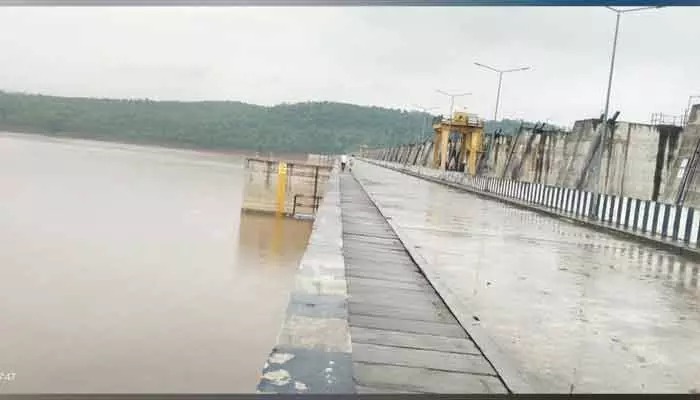 సమ్మక్క సాగర్ 8 గేట్లు ఓపెన్ సమ్మక్క సాగర్ 8 గేట్లు ఓపెన్