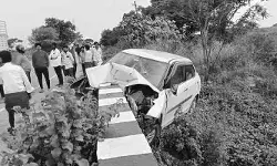 శ్రీశైలం ఘాట్ రోడ్డుపై ఘోర రోడ్డు ప్రమాదం
