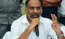 రాజధాని విషయంలో జగన్ ప్రజలను తికమకపెట్టాలని చూస్తున్నాడు: మంత్రి గొట్టిపాటి రాజధాని విషయంలో జగన్ ప్రజలను తికమకపెట్టాలని చూస్తున్నాడు: మంత్రి గొట్టిపాటి