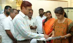 పీవీ విజ్ఞాన కేంద్రంలో కలెక్టర్ తనిఖీ.. త్వరలో ‘పీవీ స్మృతి వనం’ ప్రారంభం పీవీ విజ్ఞాన కేంద్రంలో కలెక్టర్ తనిఖీ.. త్వరలో ‘పీవీ స్మృతి వనం’ ప్రారంభం