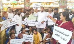 ఎల్లమ్మ సన్నిధిలో వెంటనే క్షమాపణలు చెప్పాలి : కోట నీలిమ ఎల్లమ్మ సన్నిధిలో వెంటనే క్షమాపణలు చెప్పాలి : కోట నీలిమ