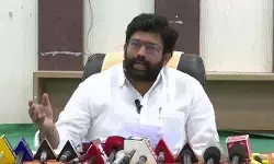 జక్కంపూడి రాజాపై ఎస్సీ, ఎస్టీ కేసు నమోదు.. నోటీసులు జారీ