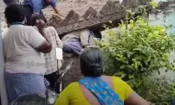 దాచేపల్లిలో విషాదం.. గోడ కూలి తాత, మనవడు మృతి