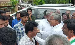 చామల VS కొమ్మూరి : కాంగ్రెస్‌లో వర్గపోరు బహిర్గతం..!