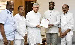 బుల్లెట్ ట్రైన్కు జహీరాబాద్ స్టాప్ ఇవ్వాలి.. కేంద్ర రైల్వే మంత్రిని కలిసిన బీఆర్ఎస్ బృందం బుల్లెట్ ట్రైన్కు జహీరాబాద్ స్టాప్ ఇవ్వాలి.. కేంద్ర రైల్వే మంత్రిని కలిసిన బీఆర్ఎస్ బృందం