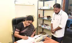 విధి నిర్వహణలో అలసత్వం వహిస్తే చర్యలు తప్పవు : కలెక్టర్ హరిత విధి నిర్వహణలో అలసత్వం వహిస్తే చర్యలు తప్పవు : కలెక్టర్ హరిత