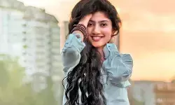 లేడీ ఓరియెంటెడ్ మూవీకి సాయి పల్లవి గ్రీన్ సిగ్నల్.. కథ రెడీ చేసిన ప్రముఖ డైరెక్టర్! లేడీ ఓరియెంటెడ్ మూవీకి సాయి పల్లవి గ్రీన్ సిగ్నల్.. కథ రెడీ చేసిన ప్రముఖ డైరెక్టర్!