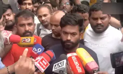 లాఠీఛార్జ్‌ చేసినోళ్లను కోర్టుకీడుస్తాం.. పోలీసులకు అభిజీత్ దీప్కే మాస్ వార్నింగ్
