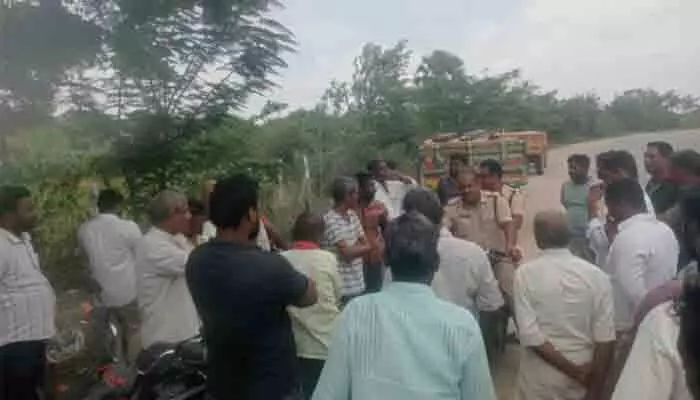 పోచన్నపేటలో ఉద్రిక్తత పోచన్నపేటలో ఉద్రిక్తత