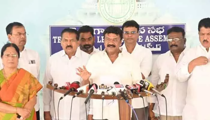 సింగిల్ బెడ్ రూమ్ ఇళ్లను అంగీకరించం: తలసాని శ్రీనివాసయాదవ్ సింగిల్ బెడ్ రూమ్ ఇళ్లను అంగీకరించం: తలసాని శ్రీనివాసయాదవ్
