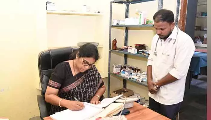విధి నిర్వహణలో అలసత్వం వహిస్తే చర్యలు తప్పవు : కలెక్టర్ హరిత విధి నిర్వహణలో అలసత్వం వహిస్తే చర్యలు తప్పవు : కలెక్టర్ హరిత