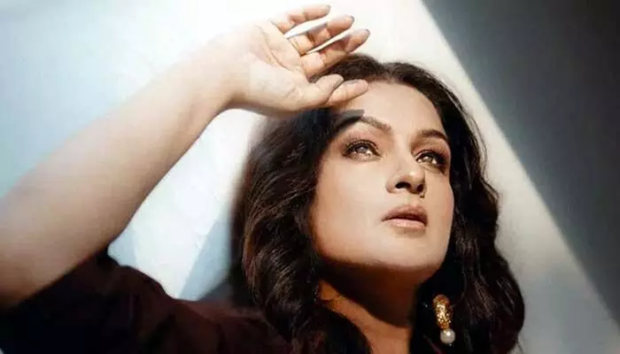 ఆ టైమ్లో నొప్పిని తట్టుకోలేకపోయా.. ప్రముఖ నటి షాకింగ్ కామెంట్స్ వైరల్ ఆ టైమ్లో నొప్పిని తట్టుకోలేకపోయా.. ప్రముఖ నటి షాకింగ్ కామెంట్స్ వైరల్