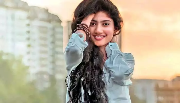 లేడీ ఓరియెంటెడ్ మూవీకి సాయి పల్లవి గ్రీన్ సిగ్నల్.. కథ రెడీ చేసిన ప్రముఖ డైరెక్టర్! లేడీ ఓరియెంటెడ్ మూవీకి సాయి పల్లవి గ్రీన్ సిగ్నల్.. కథ రెడీ చేసిన ప్రముఖ డైరెక్టర్!