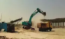 అక్రమ క్రషర్‌కు అండదండలా..?