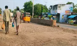 మంత్రుల పర్యటనలు ఉంటేనే రోడ్లకు మోక్షమా..? ప్రజల తిప్పలు పట్టవా? మంత్రుల పర్యటనలు ఉంటేనే రోడ్లకు మోక్షమా..? ప్రజల తిప్పలు పట్టవా?