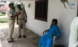 సాయం చేస్తానంటూ నమ్మించి బంగారం చోరీ