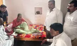 అనారోగ్యంతో ఉన్న బీఆర్ఎస్ నాయకుడు రవీందర్‌రెడ్డిని పరామర్శించిన కొప్పుల మహేష్‌రెడ్డి