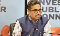 నెల రోజుల్లో విద్యార్థులందరికీ 2 జతల యూనిఫామ్‌లు