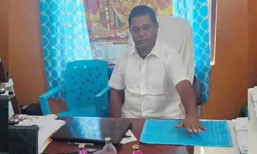 ఐదు రోజుల్లో రిటైర్‌మెంట్.. అడ్డంగా దొరికిపోయిన దేవాదాయ శాఖ అధికారి