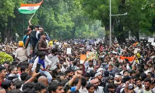 ప్రజాస్వామ్యంలో ప్రశ్న నేరం కాదు..