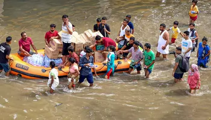 వదలని వరదలు ఆరుగురు మృతితో 47 కి చేరిన మృతుల సంఖ్య వదలని వరదలు ఆరుగురు మృతితో 47 కి చేరిన మృతుల సంఖ్య