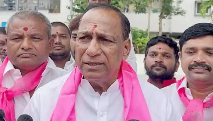 పార్టీ మార్పుపై తొలిసారి నోరువిప్పిన మల్లారెడ్డి.. మీడియా ముఖంగా సంచలన ప్రకటన పార్టీ మార్పుపై తొలిసారి నోరువిప్పిన మల్లారెడ్డి.. మీడియా ముఖంగా సంచలన ప్రకటన