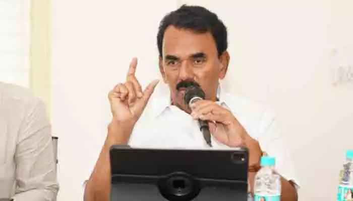 సర్ను సీరియస్గా తీసుకోవాలి సర్ను సీరియస్గా తీసుకోవాలి