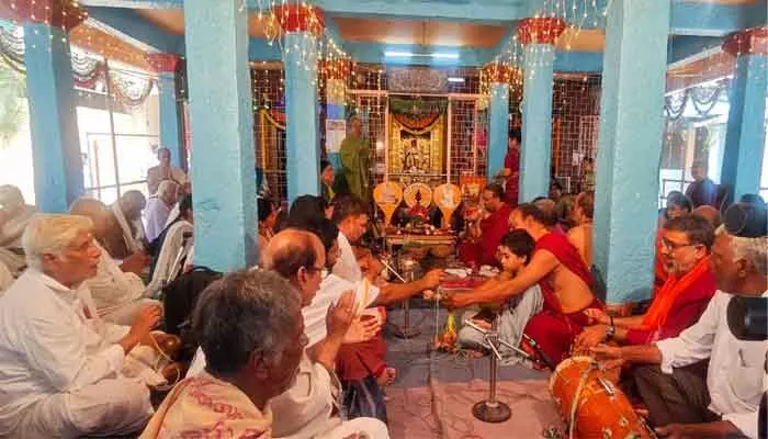 అఖండ భగవన్నామంతో మార్మోగిన పాండురంగ ఆశ్రమం అఖండ భగవన్నామంతో మార్మోగిన పాండురంగ ఆశ్రమం