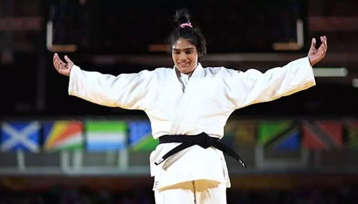 కామన్వెల్త్ గేమ్స్లో భారత్కు మరో భారీ షాక్.. స్టార్ అథ్లెట్ దూరం కామన్వెల్త్ గేమ్స్లో భారత్కు మరో భారీ షాక్.. స్టార్ అథ్లెట్ దూరం