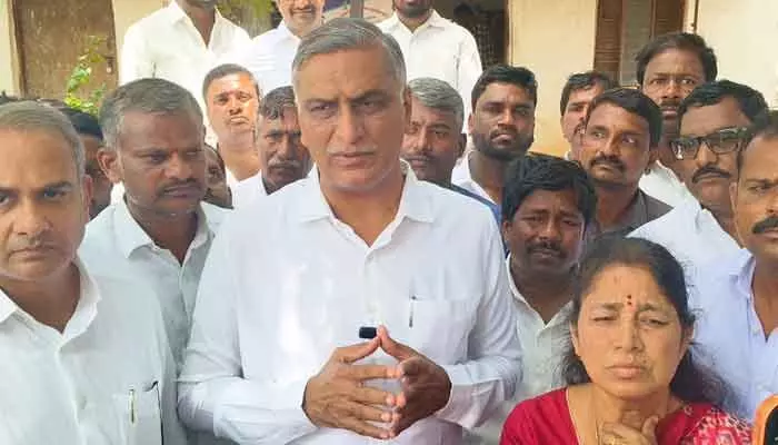 నాణ్యమైన వ్యవసాయ విద్యుత్ను రైతులకు సరఫరా చేయాలి: మాజీమంత్రి హరీశ్ రావు నాణ్యమైన వ్యవసాయ విద్యుత్ను రైతులకు సరఫరా చేయాలి: మాజీమంత్రి హరీశ్ రావు