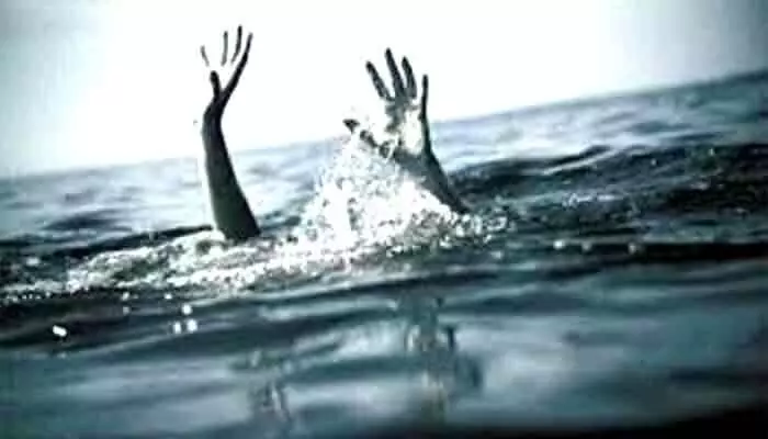 చేపల వేటకు వెళ్లి చెరువులో పడి వ్యక్తి మృతి.. చేపల వేటకు వెళ్లి చెరువులో పడి వ్యక్తి మృతి..