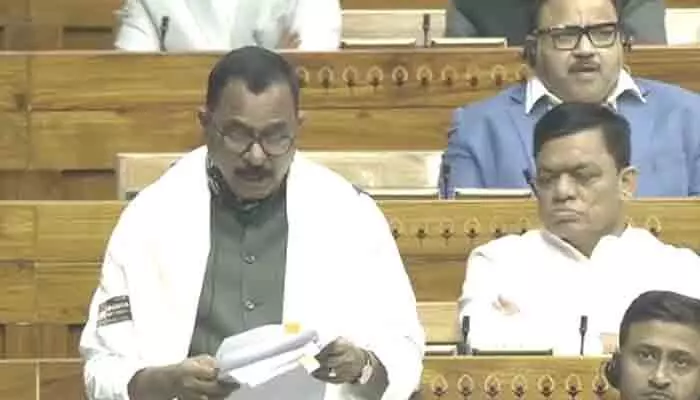 క్యాన్సర్ను నోటిఫైడ్ వ్యాధిగా ప్రకటించలేమన్న కేంద్రం క్యాన్సర్ను నోటిఫైడ్ వ్యాధిగా ప్రకటించలేమన్న కేంద్రం
